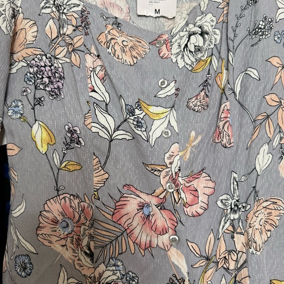 Love Fire Floral Long Sleeve Romper Gray and Pink Size Medium NWT - Picture 9 of 10